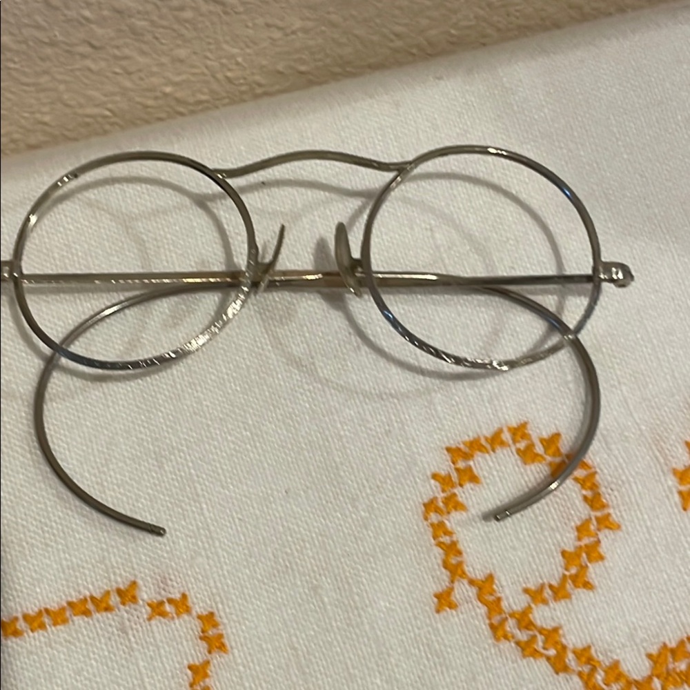 Vintage 1920’s Silver Wire Glasses